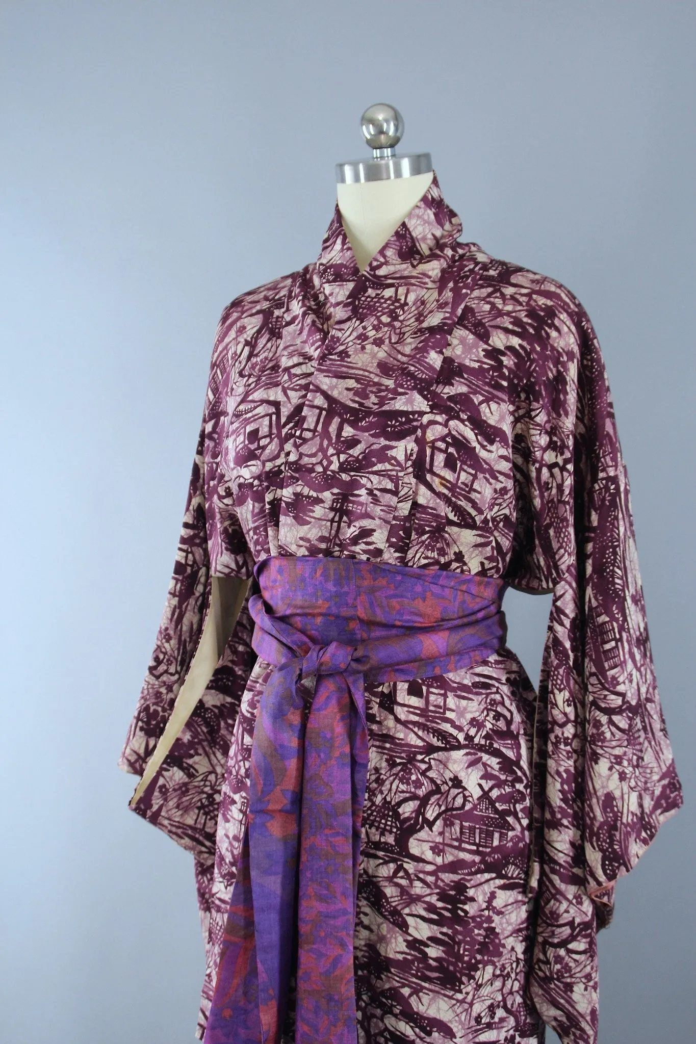 1950s Vintage Kimono Robe with Purple Abstract Print