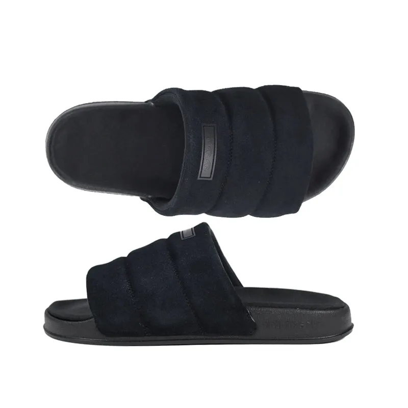 ADILETTE ESSENTIAL