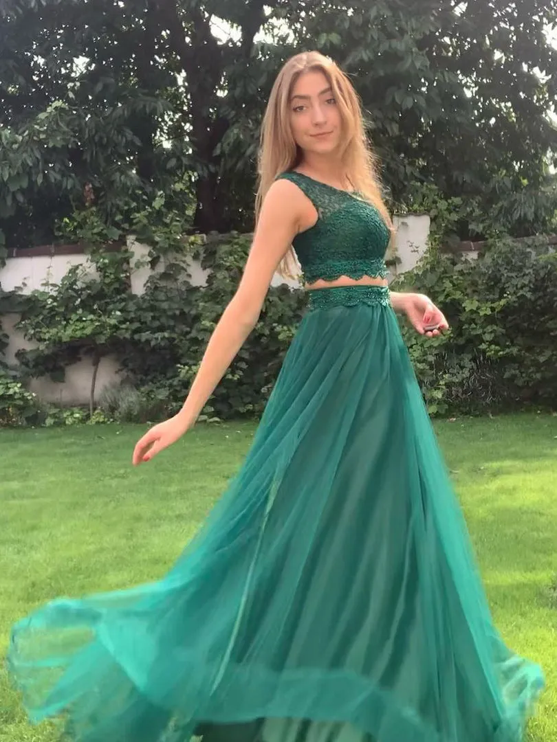 Beautiful Tulle Jewel Neckline 2 Pieces Ball Gown Prom Dresses With Appliqued PD589