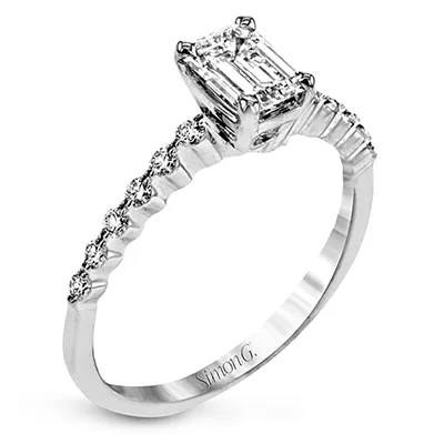 Emerald-cut Engagement Ring & Matching Wedding Band in 18k Gold with Diamonds