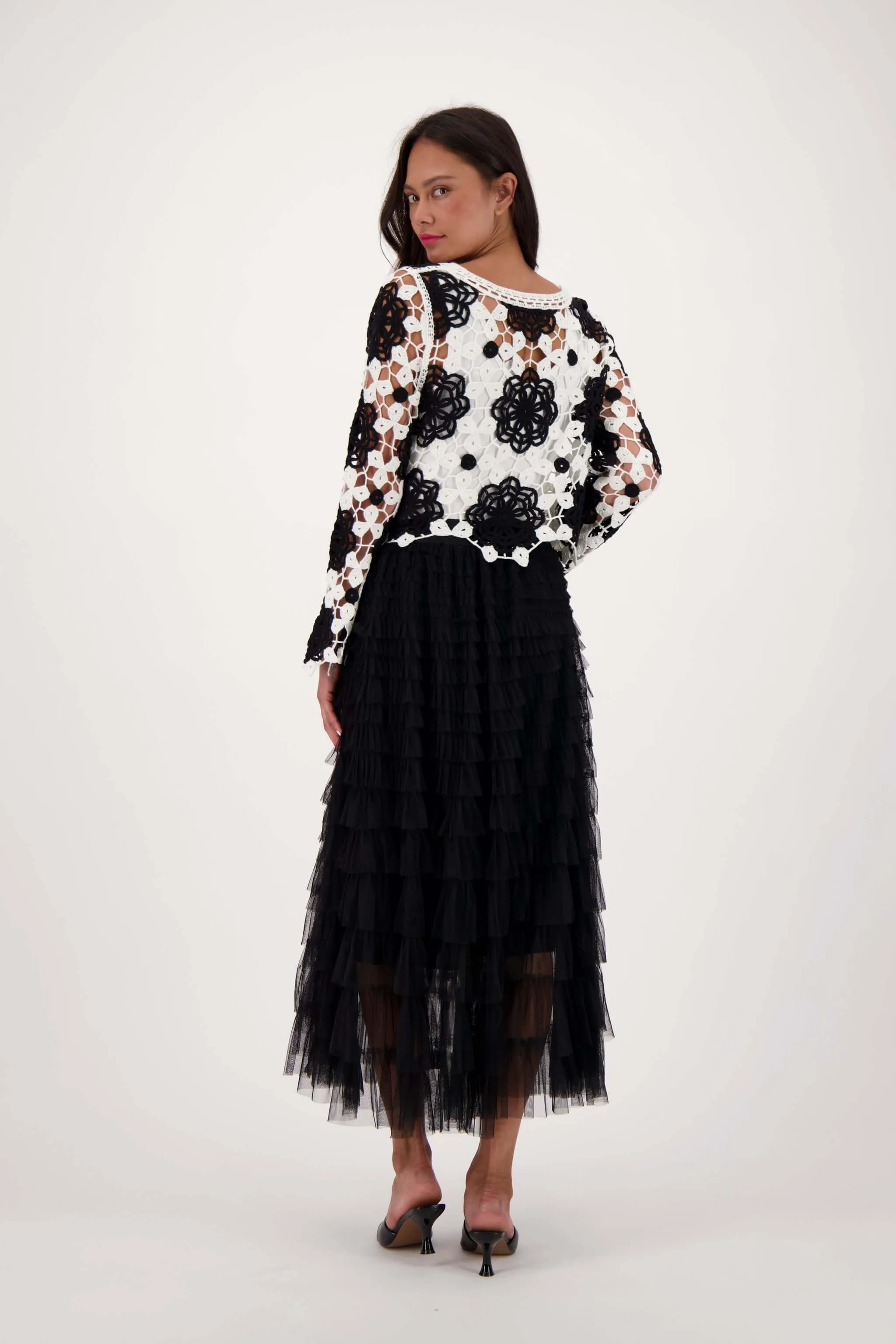 Floral Black/White Crochet