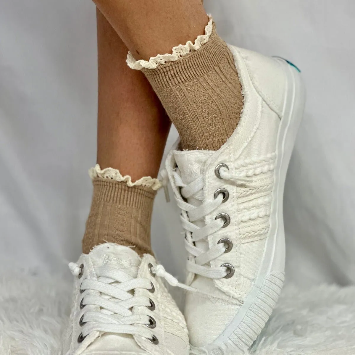 SHORTY  lace topped ankle socks - tan