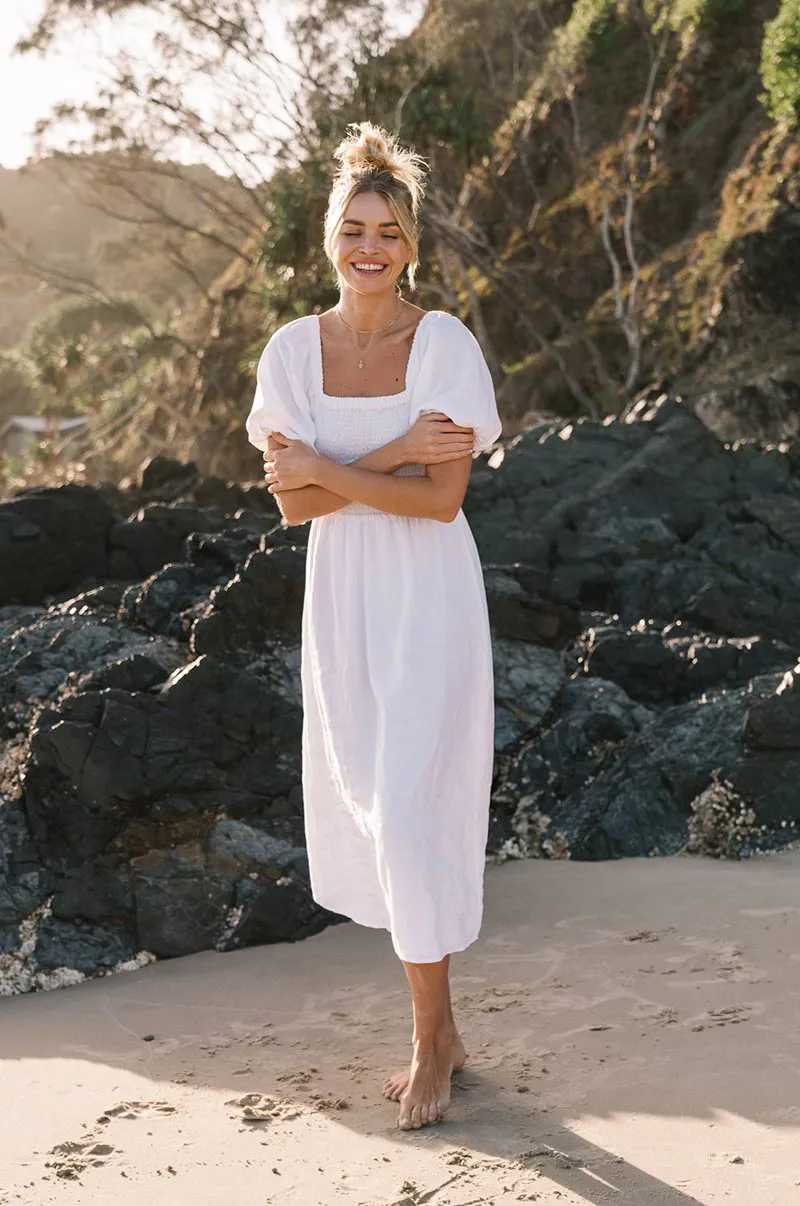 VOYAGE Midi Dress - white linen